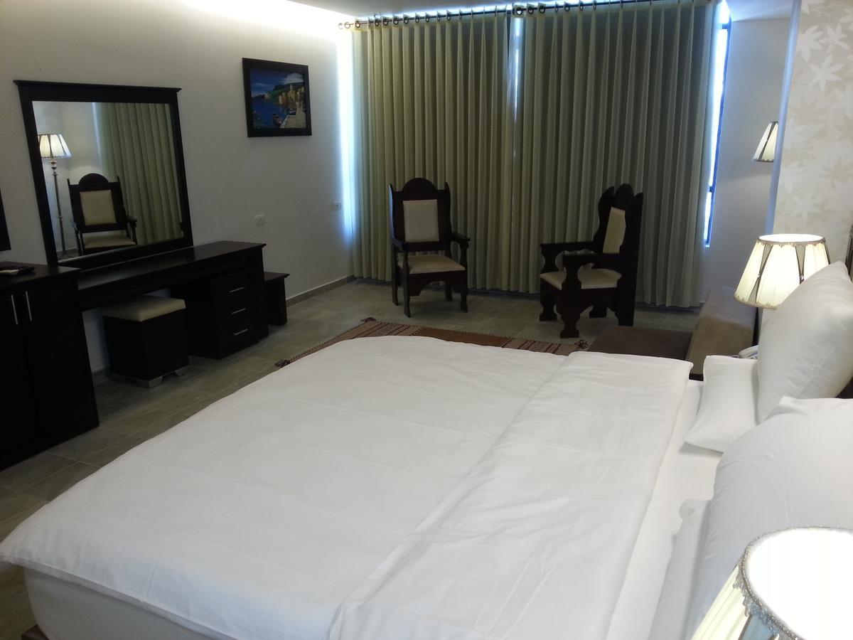 Royal Suites Nablus Buitenkant foto